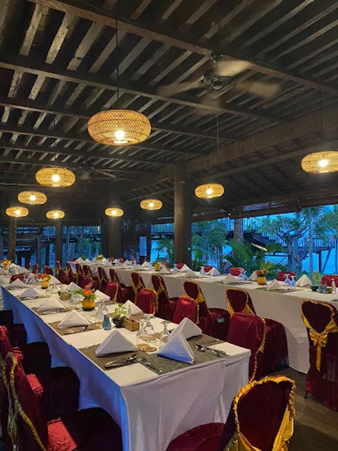 Kayu Kayu Beach Front Restaurant