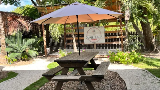 Someplace South Cafebar