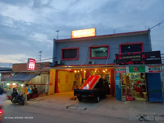 Grand Liquid Residence (RedDoorz Near UNSIKA & UBP University Karawang)