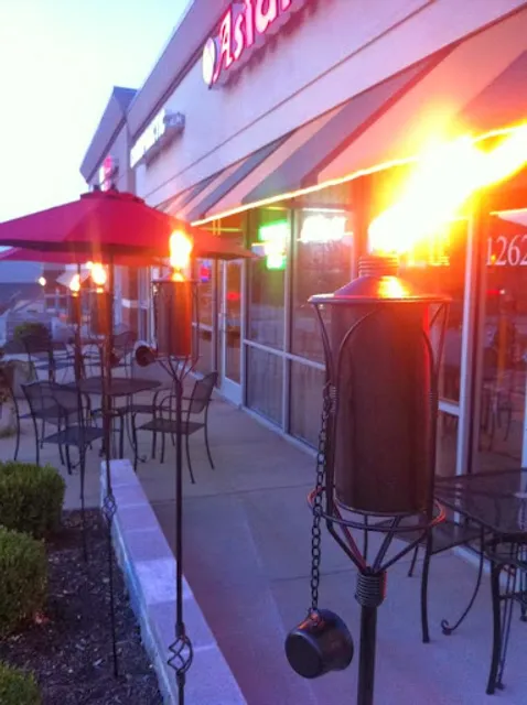 Asian Cafe Bar & Grill