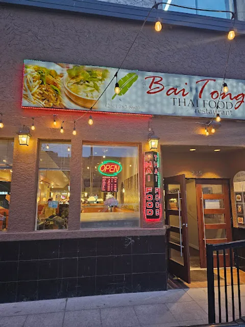 Bai Tong Thai Restaurant