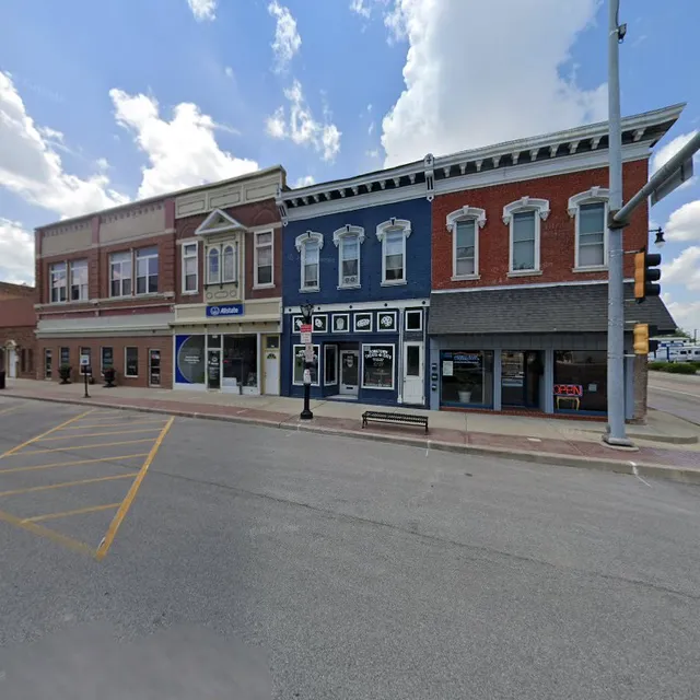 HOMETOWN TREATS - N - EATS