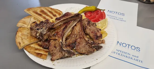 Taverne Notos am Donauplatz