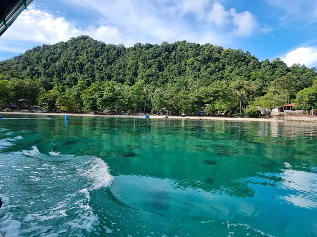 Lumba Lumba Diving Centre & Beach Resort