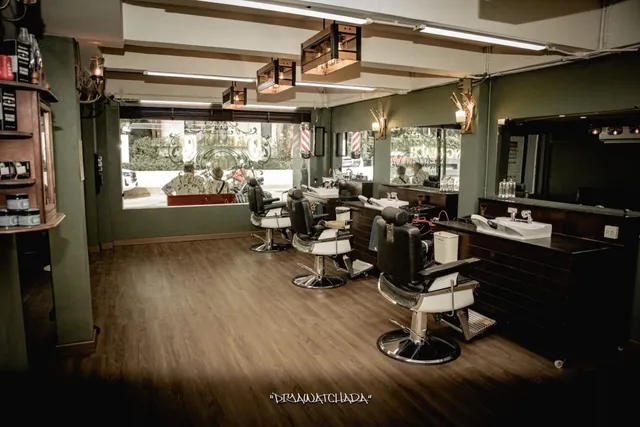 Daimond Barbershop saloon