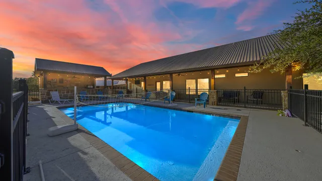 Vacation Concan Rentals - Luxe Lodges at The Frio River with Private Pools (Heated Pool Optional)