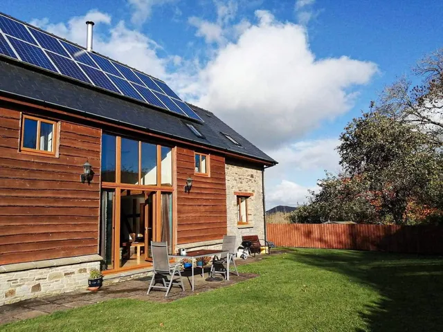 Dan yr Eglwys Holiday Cottage