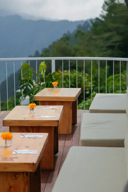 Lakeview Hotel & Restaurant