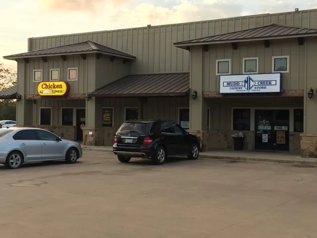 Mudd Creek Country Store