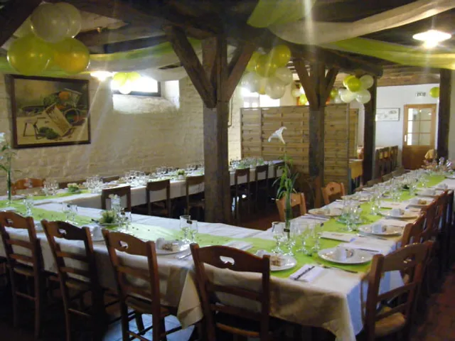 Auberge Maison Neuve (Restaurant, Chambres, Gite, Camping)