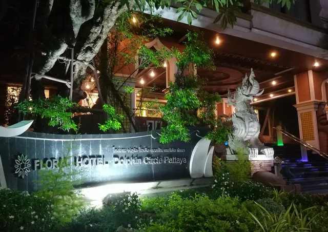 Floral Hotel Dolphin Circle Pattaya