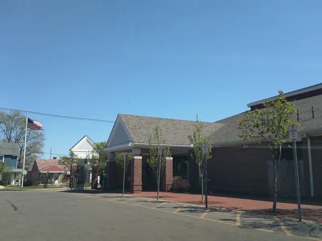 Columbus Metropolitan Library: Hilltop Branch