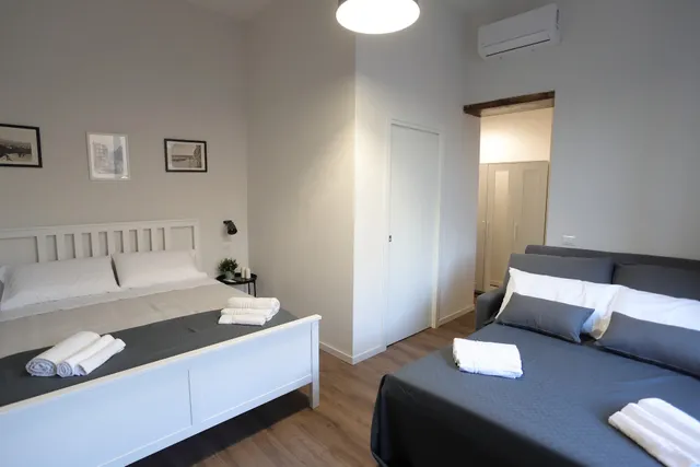 Tammurriata_Nera_Bedroom