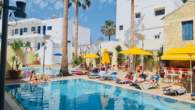 Kassavetis Center - Hotel Studios & Apartments