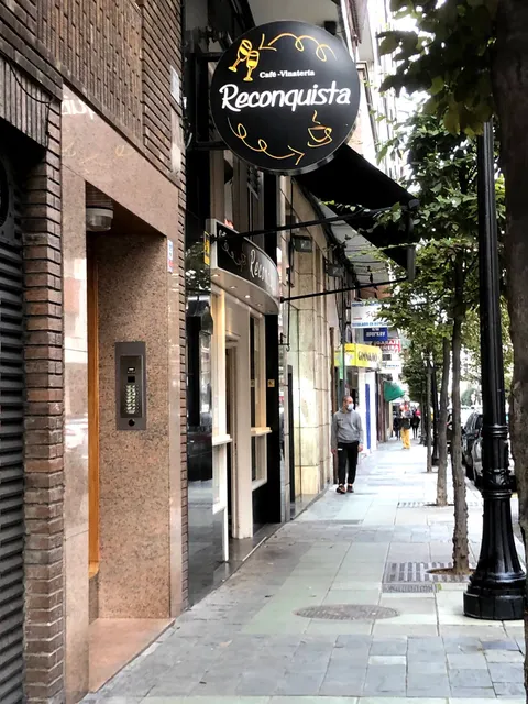 Café Vinatería Reconquista