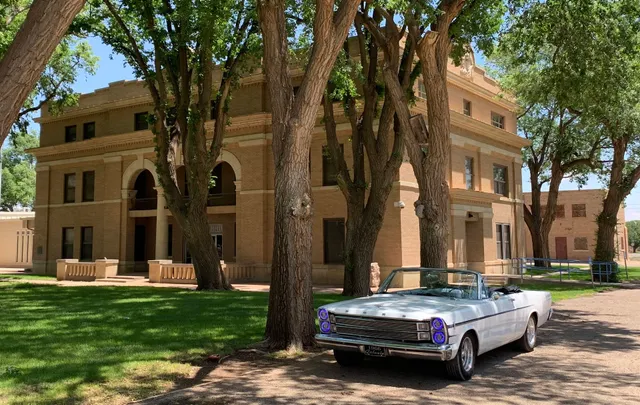 Parmer County Courthouse