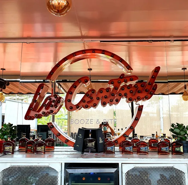 La Central Booze & Bites