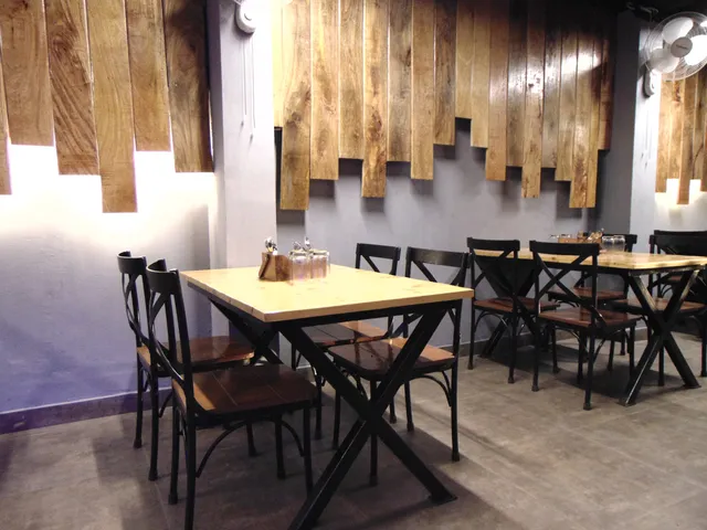 Patiala Grand - Best Restro & Bar In Kanpur