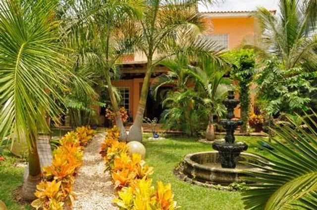 Bamboo House Manor Residence