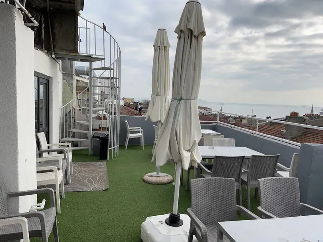 Istanbul Paris Hotel & Hostel