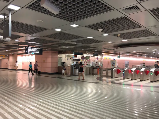 Kovan MRT Station (NE13)