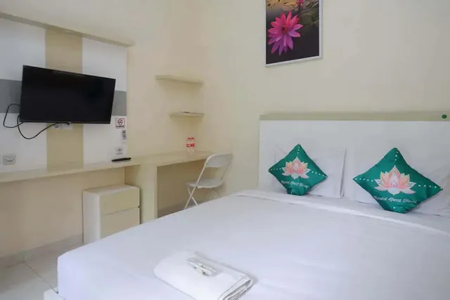 Teratai Guesthouse RedPartner near Tugu Yogyakarta