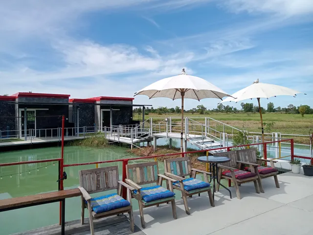 แม่ให้ โฮมสเตย์