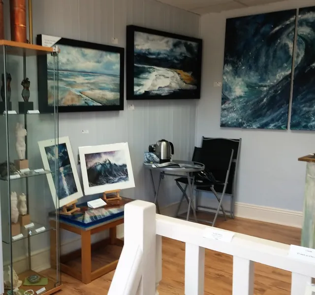 Tides Fine Art Gallery