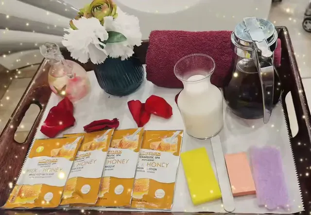 Deluxe Nail Salon - (Hulen)