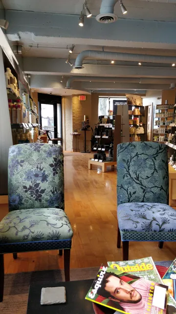 Stephen & Burns Aveda Salon & Spa