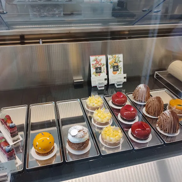 艾蕾蒂巴黎甜點/桃園美食/中壢甜點/中壢下午茶/中壢下午茶推薦/桃園咖啡廳/中壢必吃/中壢可麗露/中壢達克瓦茲 八德甜點