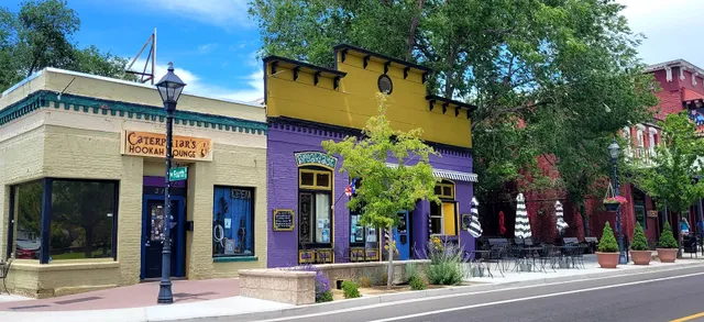 Caterpillar's Lounge