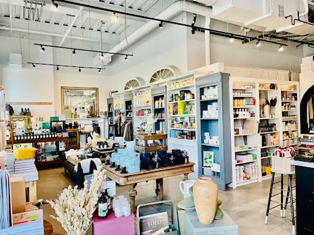 Broome St. General at Platform