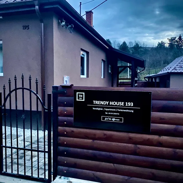 TRENDY HOUSE 193
