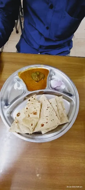 Pooja Poli Bhaji Kendra & Paratha House