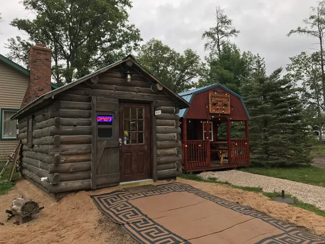 Best Bear Lodge & Campground