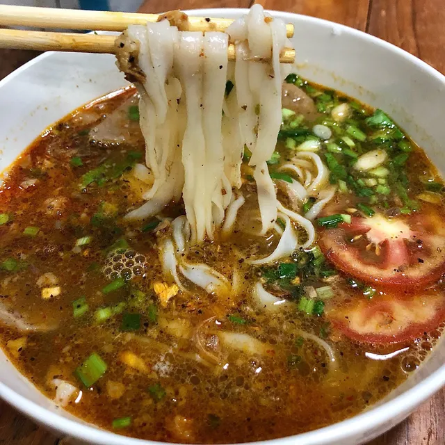 ຮ້ານ ເຂົ້າຊອຍ Three AM