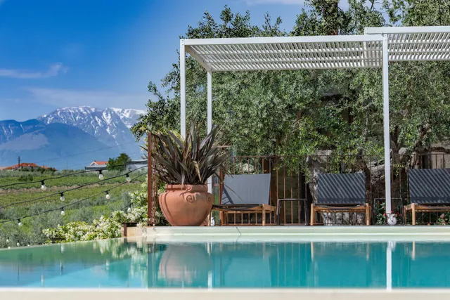 Resort Borgo Baccile by Vini Fantini