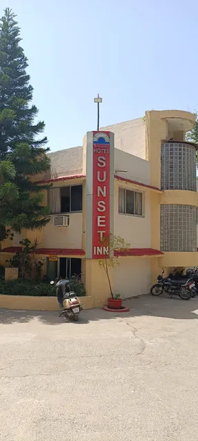 hotel sunset inn