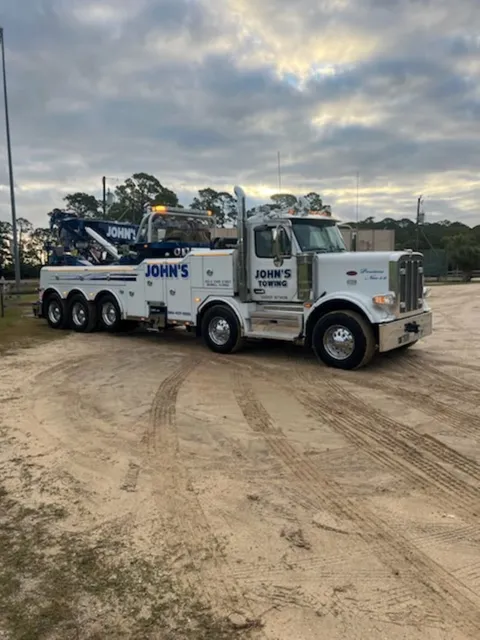 John's Towing