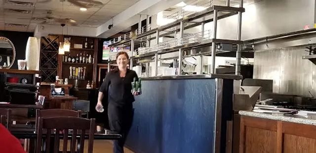 Karlines Restaurant & Bar