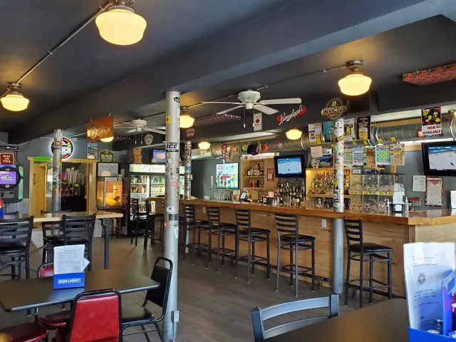 Leino's Riverside Pub