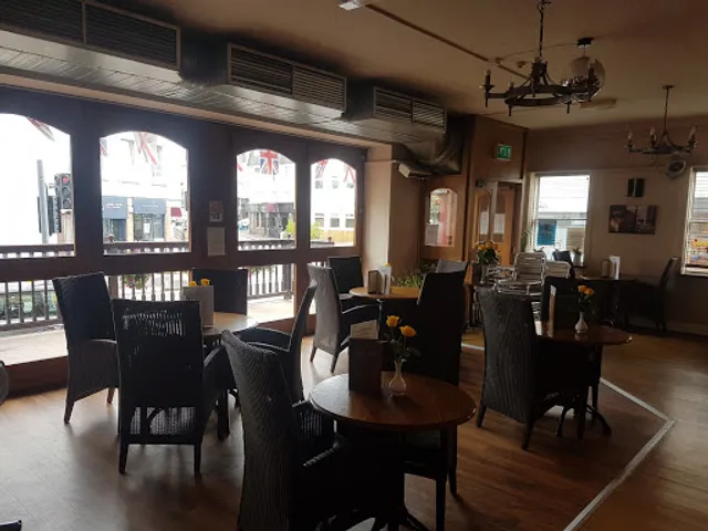 The Bacchus Bar- Randalls Pubs