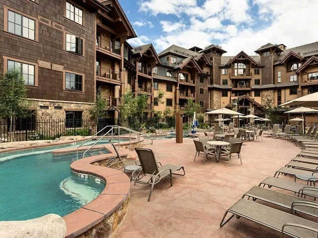 Grand Lodge on Peak 7