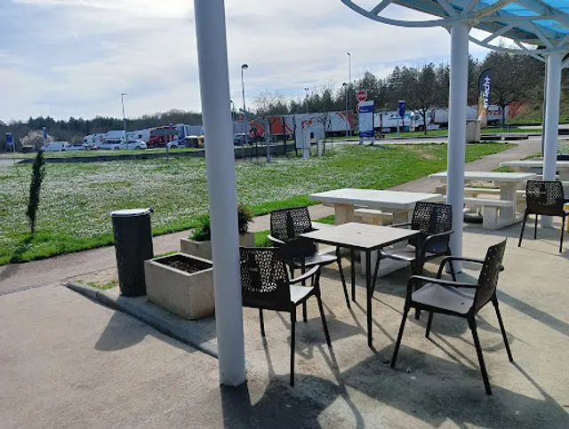 LEO RESTO - AIRE DE PECH MONTAT