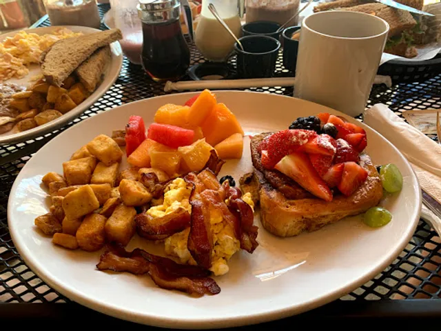 Casasola Cafe & Brunch