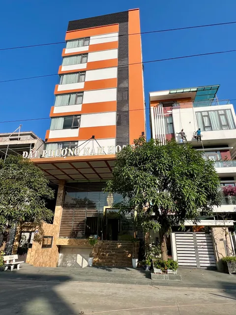 Khách sạn Đất Phương Nam