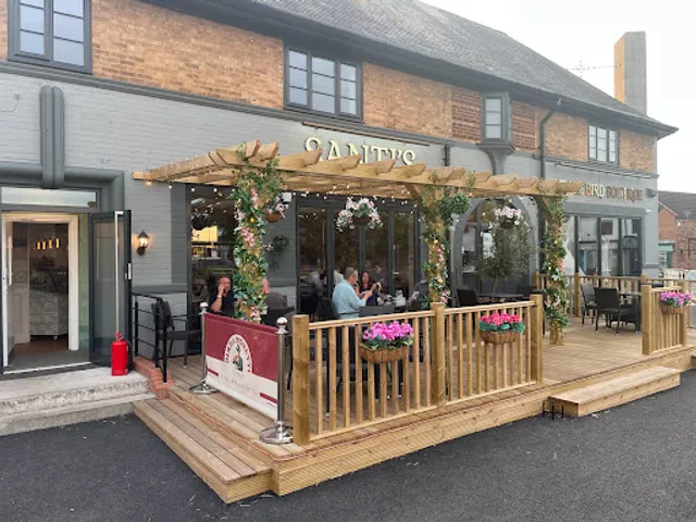 Santi’s Southern Italian Bar & Kitchen