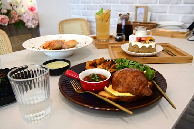 IMOMENT CAFÉ 享當下 台南旗艦店