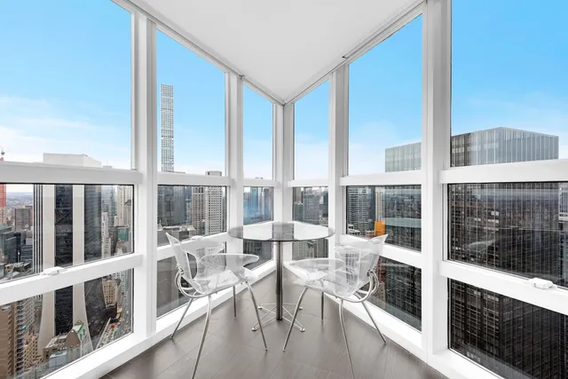 Metropolitan Tower Sales and Leasing